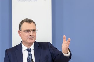 Si le renchérissement des loyers risque de "tirer temporairement l'inflation vers le haut", le président de la BNS, Thomas Jordan, a défendu jeudi devant la presse le bien-fondé de la politique de l'institut d'émission.